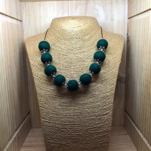 Felt Necklace. (286)