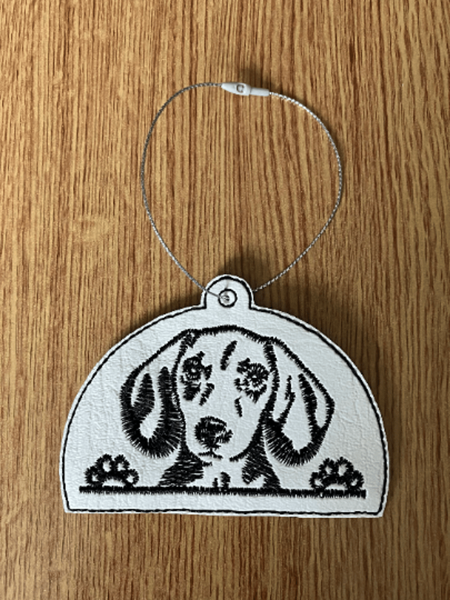 1303. Dachshund hanger.