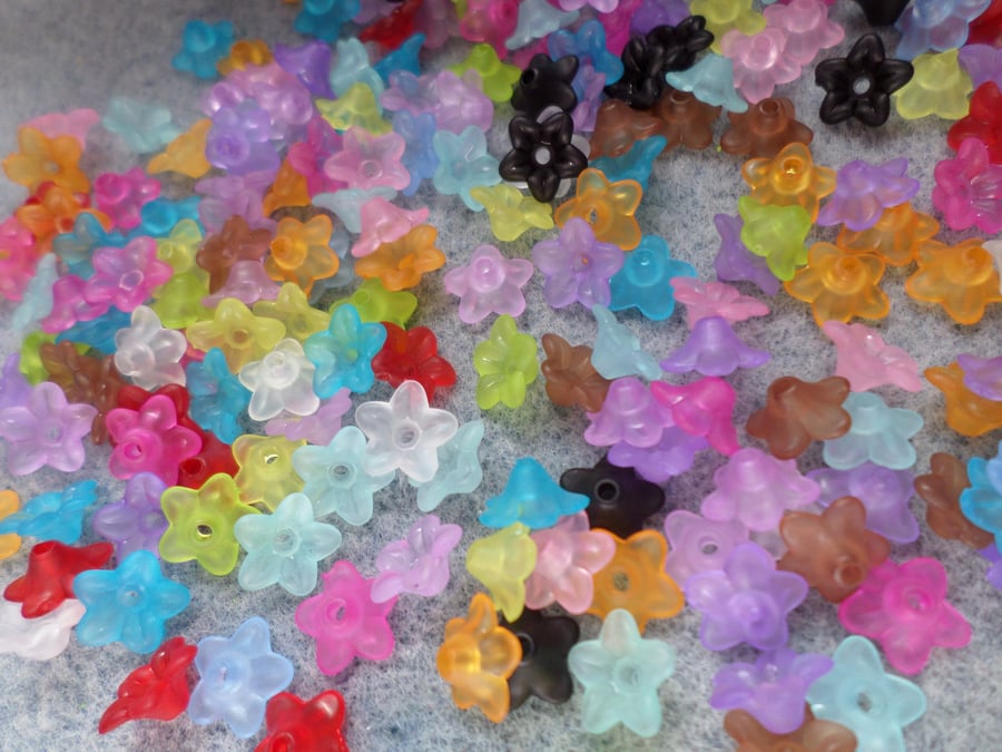 50 x Frosted Acrylic Beads - 10mm - Flower - Mixed Colour 