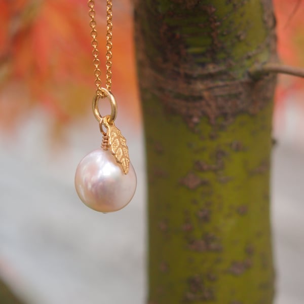 "Apple" freshwater pearl pendant