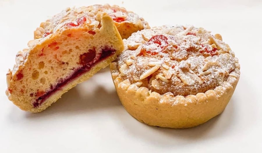 8x Small Traditional Bakewell Tarts 