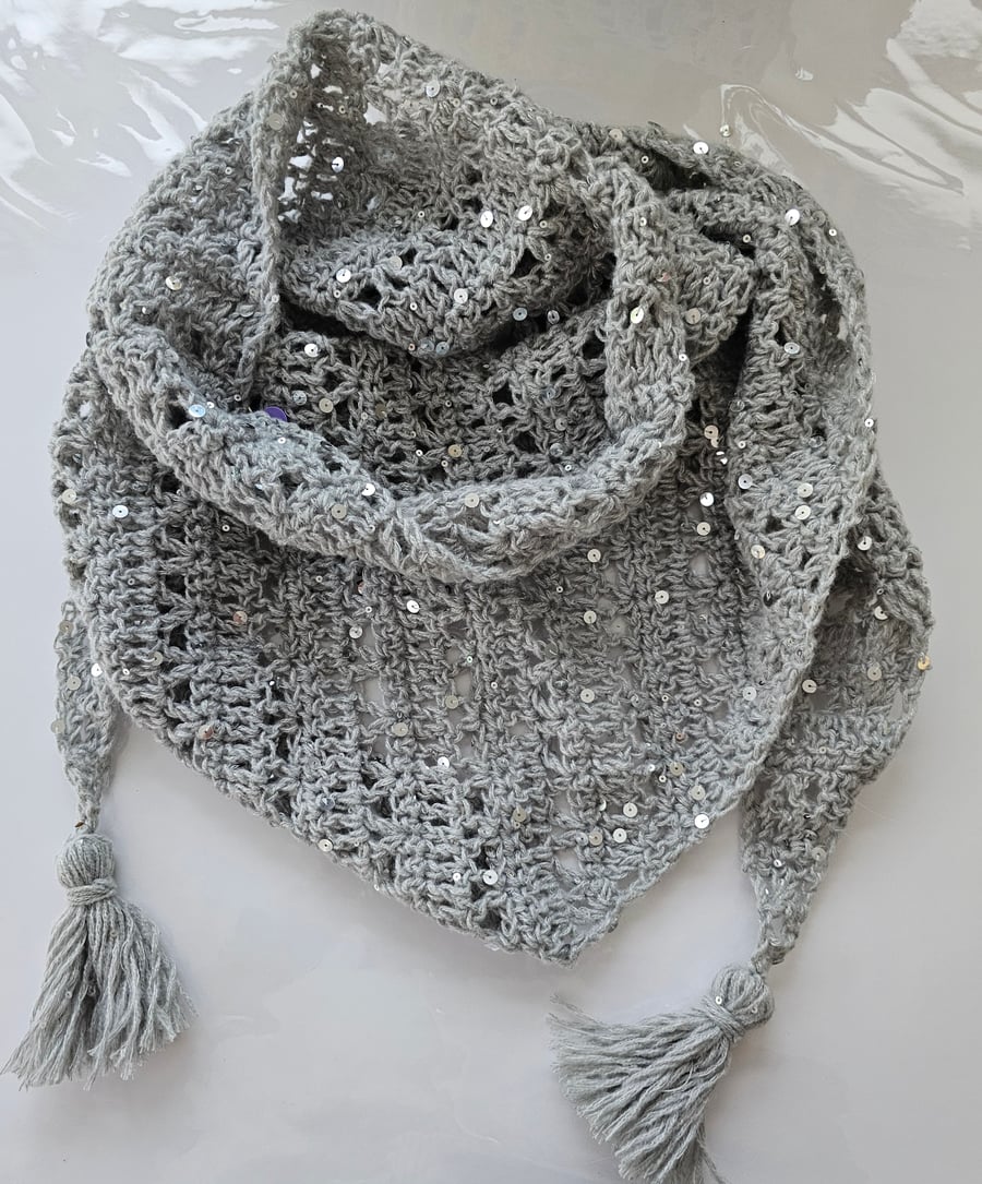 Light grey triangle scarf with silver sequins 