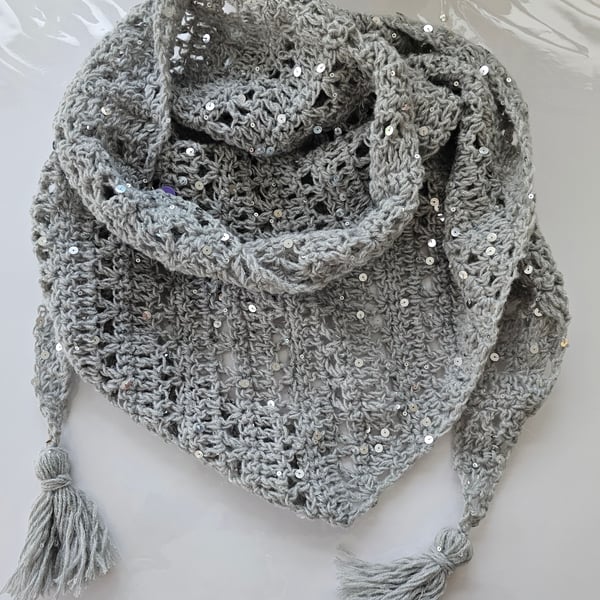 Light grey triangle scarf with silver sequins 
