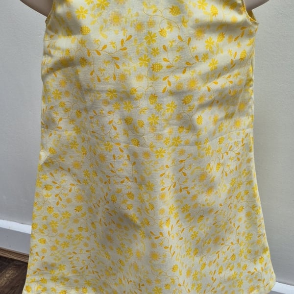 Girls dress yellow flowers age 4-5 years