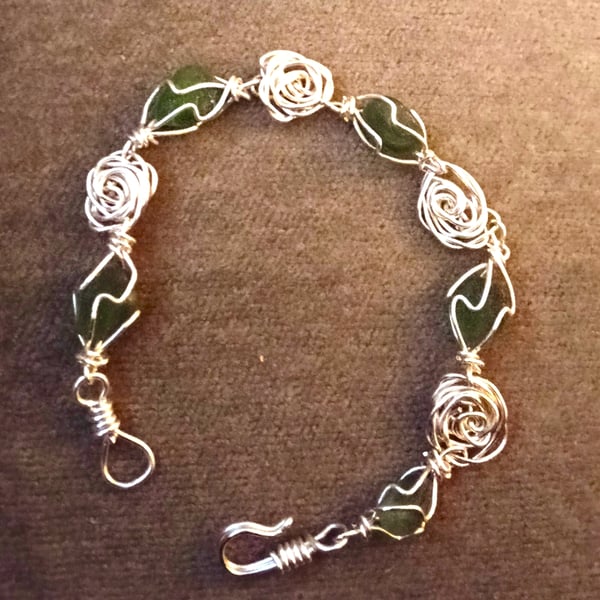 LEAVES & ROSES