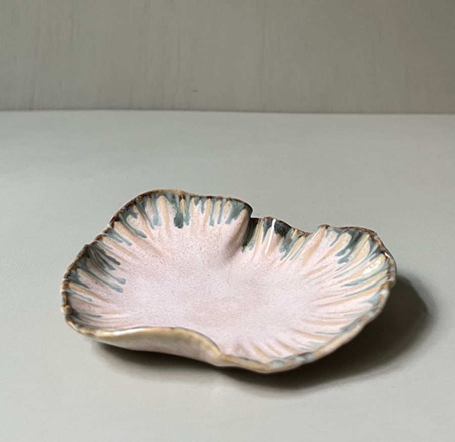 Ceramic trinket dish