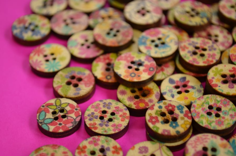 15mm Wooden Buttons Random Natural Mix 4 Hole Flowers (NFF2)