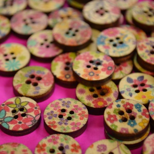 15mm Wooden Buttons Random Natural Mix 4 Hole Flowers (NFF2)