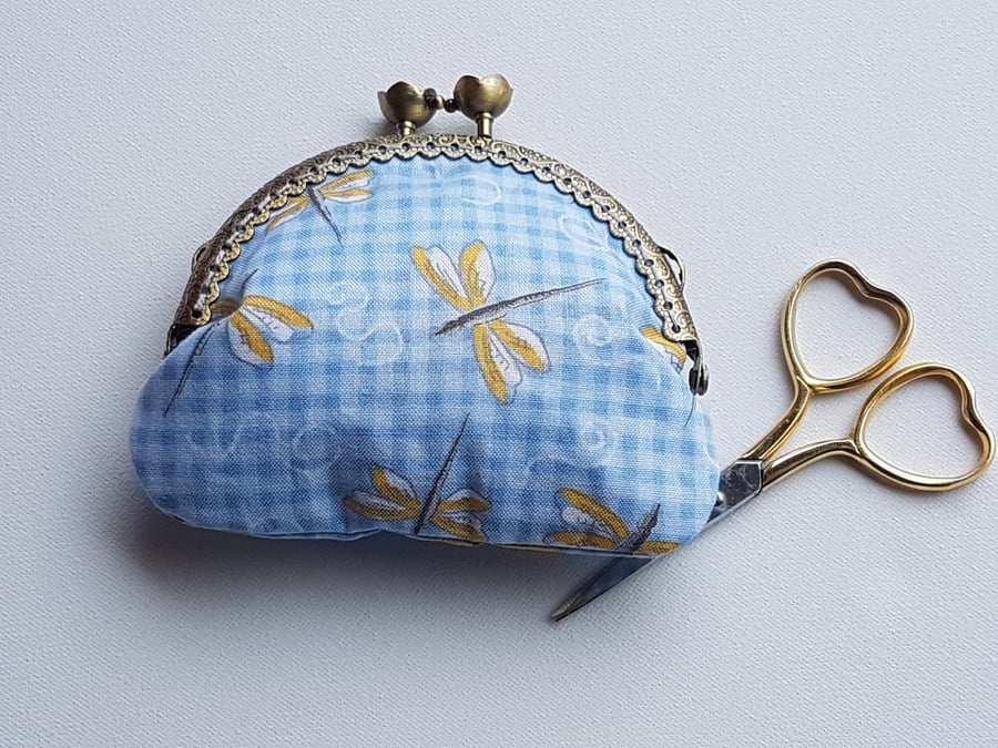 Clasp Coin Purse with Dragonfly Pattern