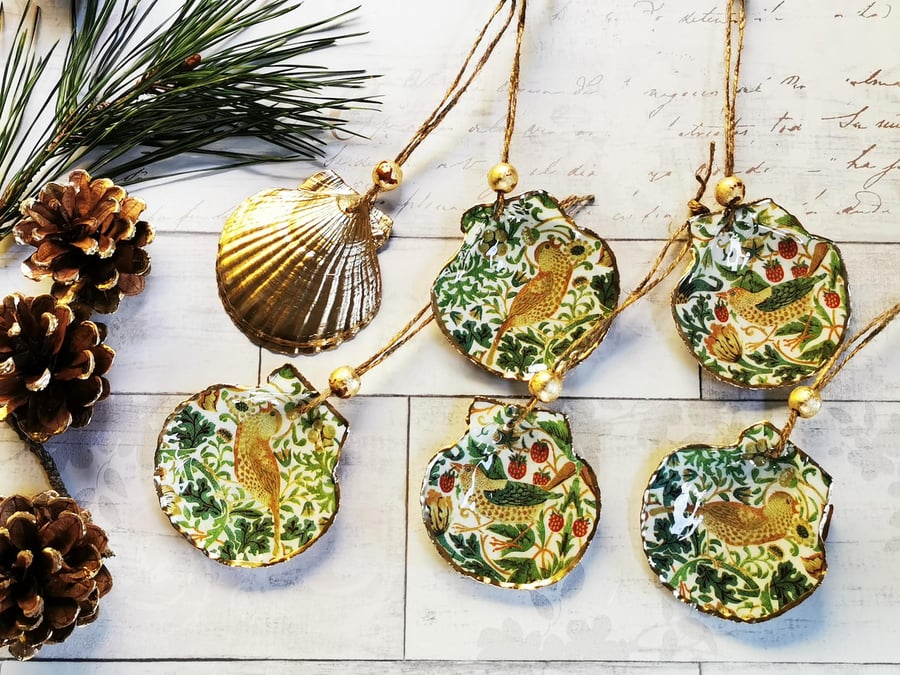 Set of 6 William Morris Strawberry Thief Green & Gold Hanging Shell Ornaments 