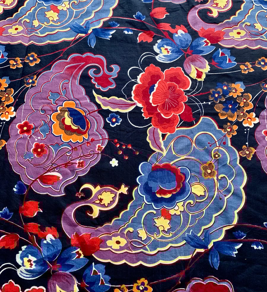 Groovy hippy Paisley Black Purple Blue 70s 80s Dressmaking Vintage Fabric