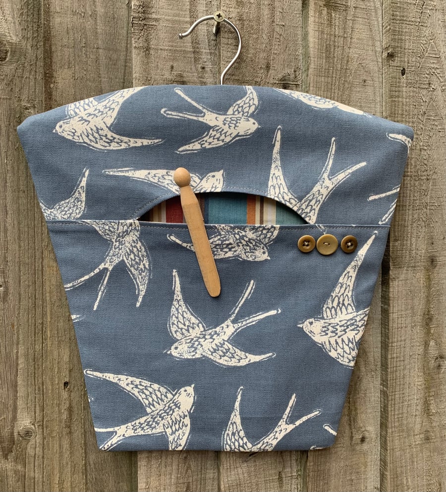 blue birds peg bag