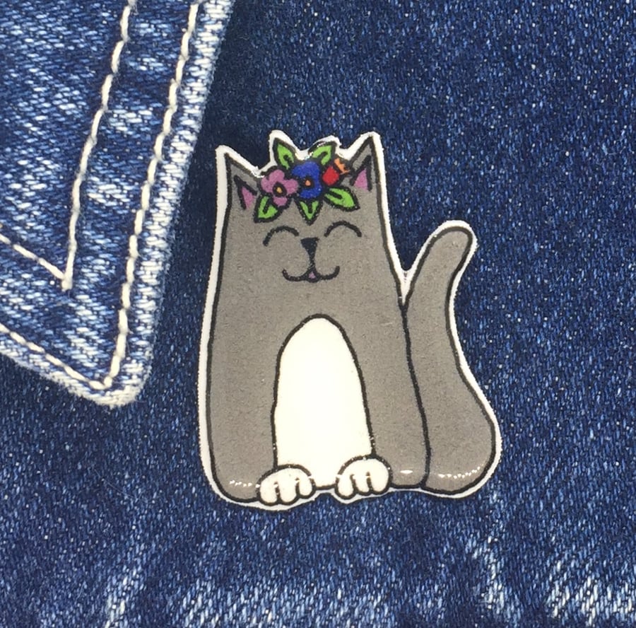 Frida's Cat - Grey and White Cat - hand made Pin, Badge, Brooch