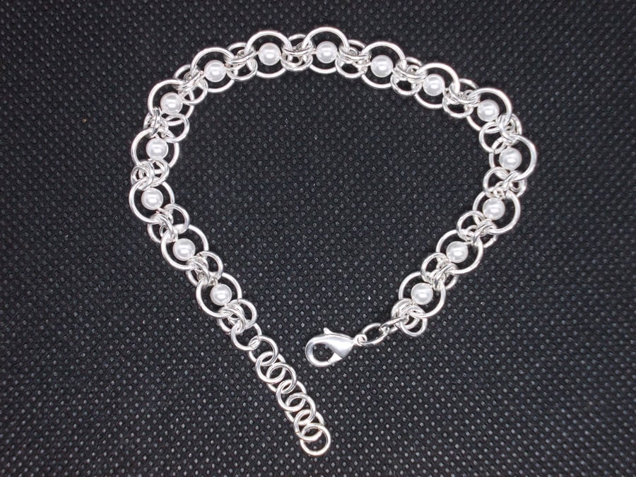 SALE - Encircled shell pearl bracelet