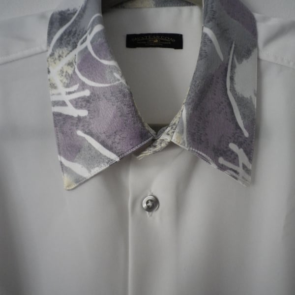 Contrast collar on white modal size M free shipping