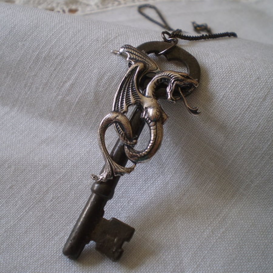 *SALE* Steampunk Eye of the Dragon Key Necklace
