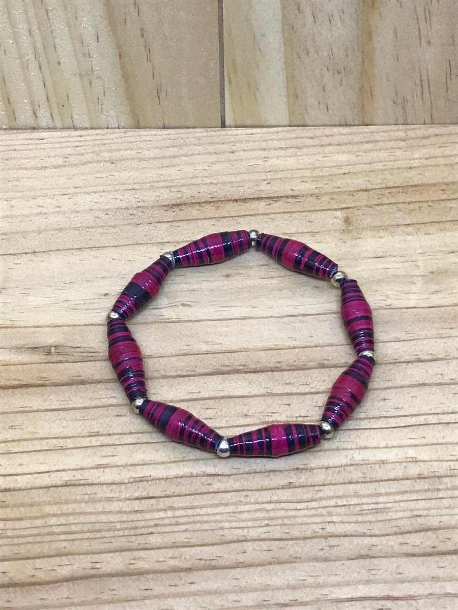 Paper Bead Bracelet. (233)