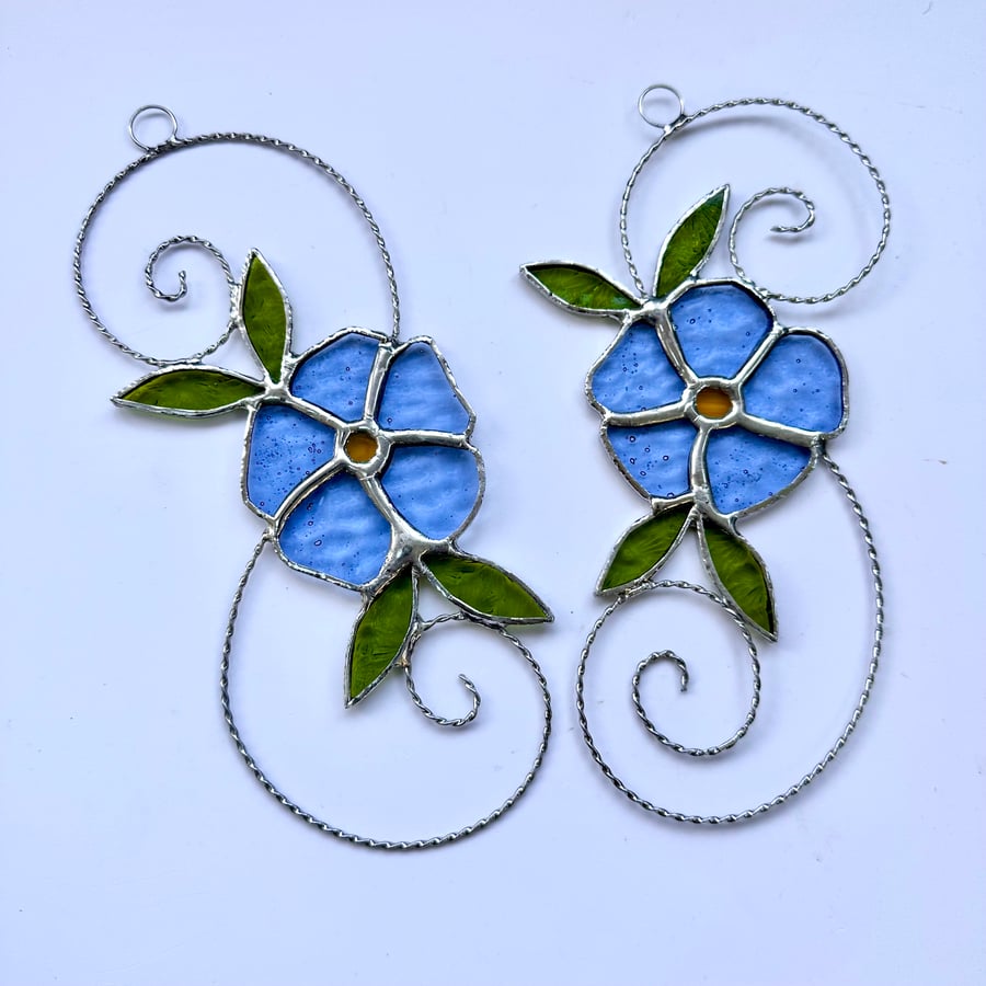 Stained Glass Single Forget Me Not Suncatcher - Handmade Hanging Decoration