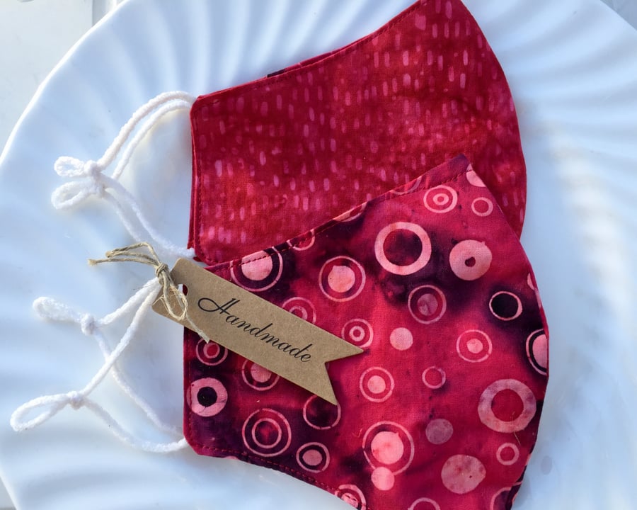 Woman’s Face Mask, Batik, Nose Wire, Breathable, Filter Pocket, Cotton, Red Dot