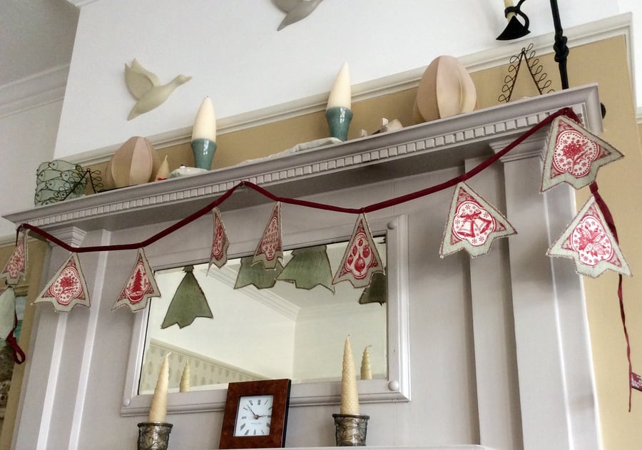 Christmas Bunting in a rustic Christmas tree design.