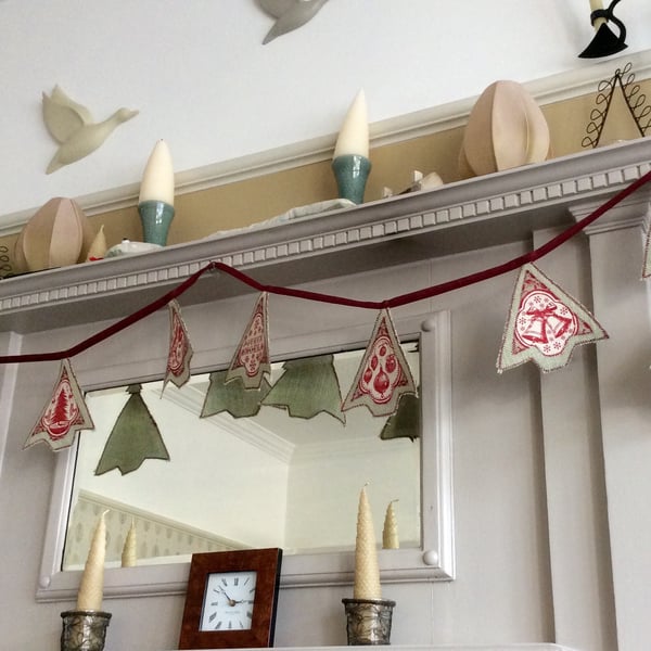 Christmas Bunting in a rustic Christmas tree design.