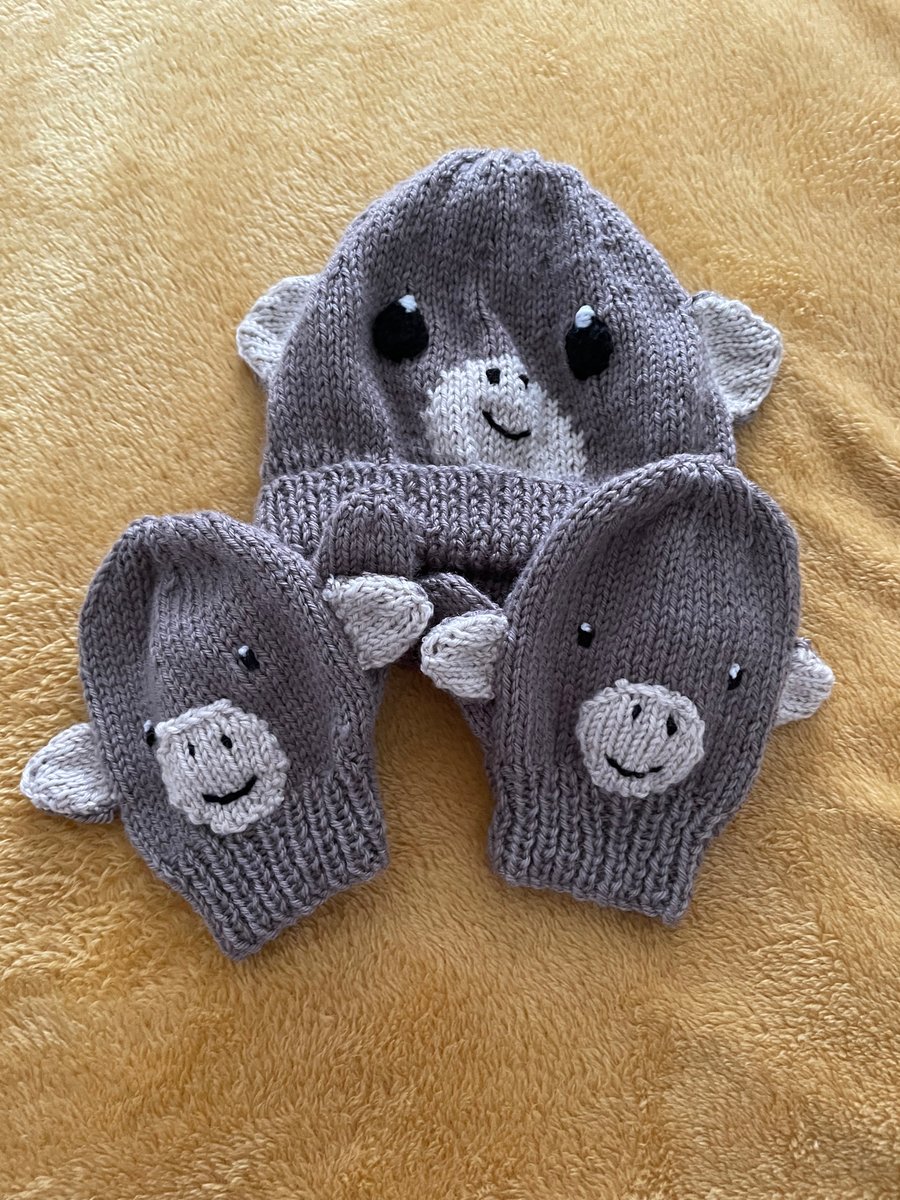 Cheeky Monkey hat and mittens