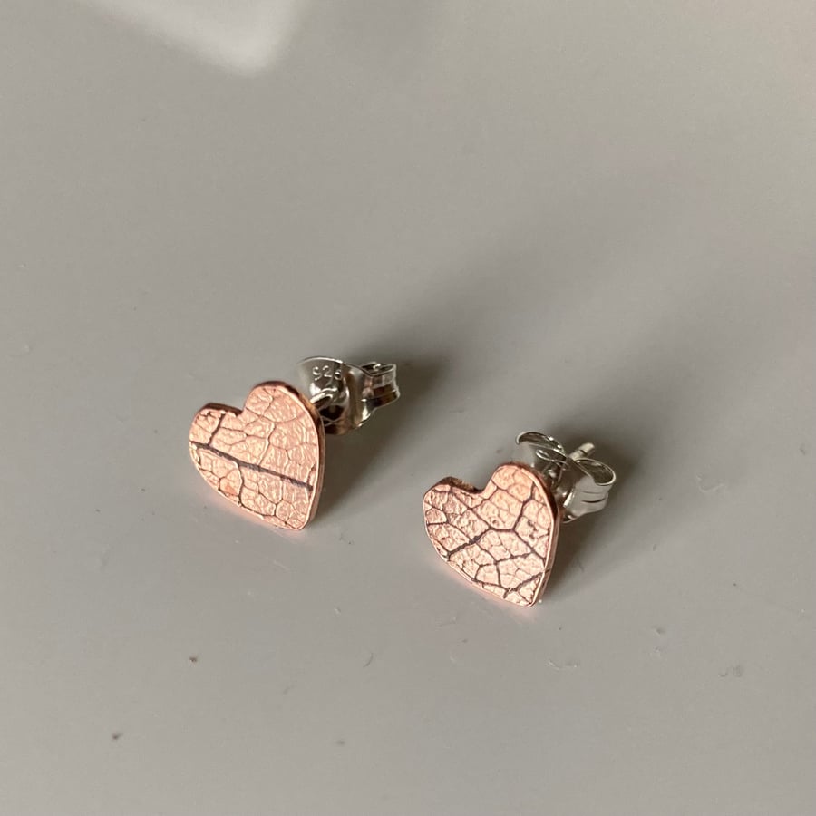 Leaf texture copper heart studs