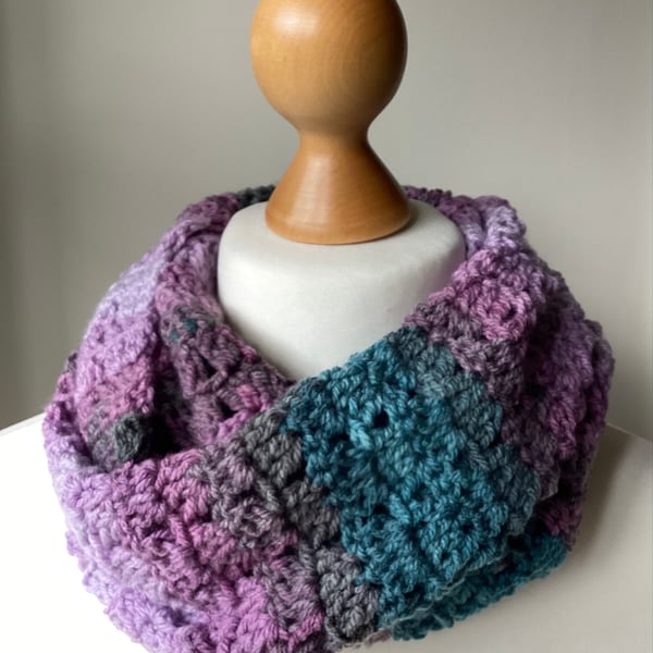 Infinity Circle scarf in wool and acrylic, colour Storm