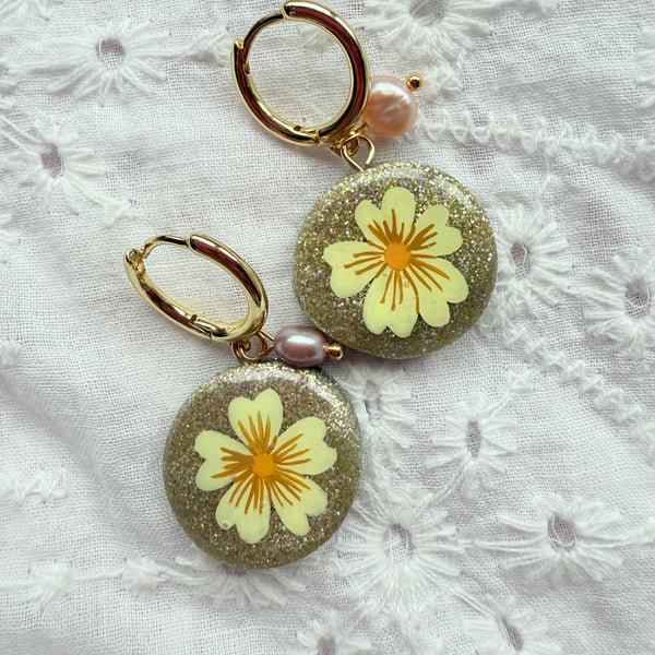 Butter Yellow Flower Gold Glitter Pearl Huggie Hoop Earrings - FREE SHIPPING