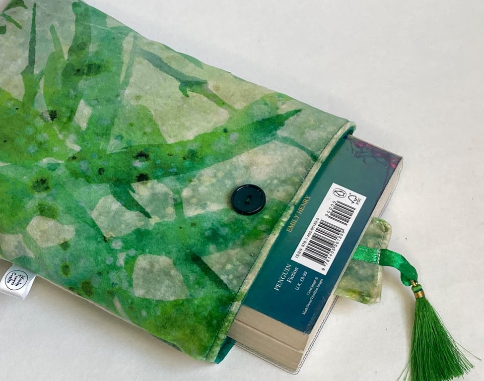 Padded book sleeve and bookmark. Gift for book-lover. Velvet shades of green