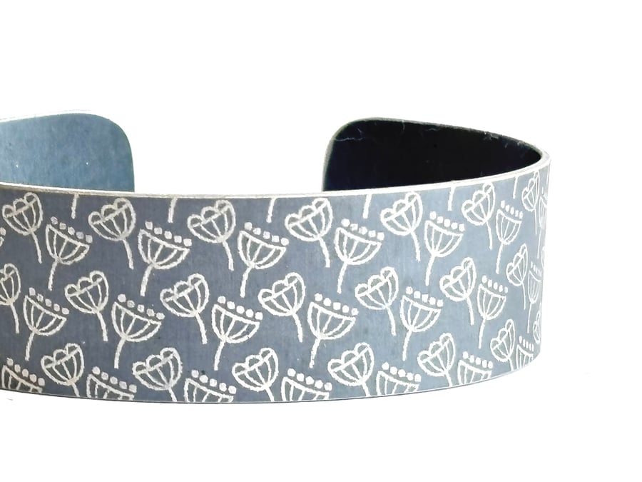 Seed head pattern aluminium cuff grey - second