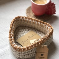 Table storage basket 