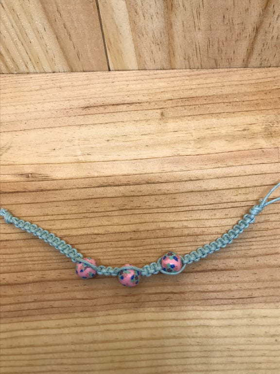 Children's Macrame Bead Bracelet. (111)