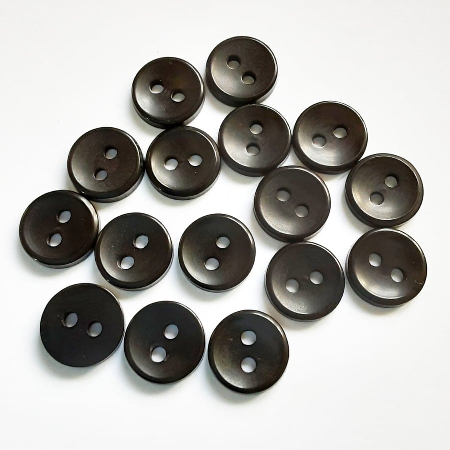 17 x Black Buttons