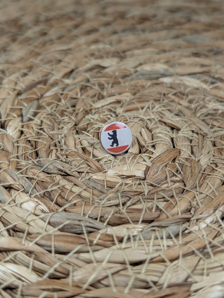 Berlin Flag Map Pin – Germany Travel Push Pin for Wooden Maps