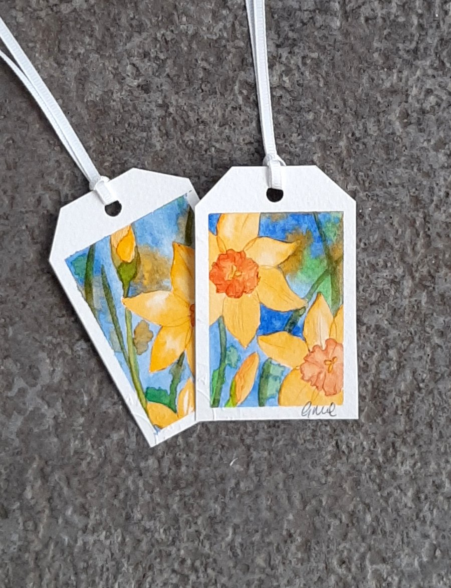 Gift Tags. Pack Of Two Luggage Style. Daffodils Spring Flowers