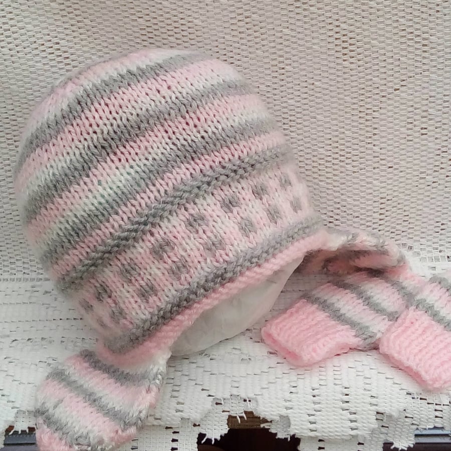 Pink and Grey Checkered Baby Hat Set, Baby Shower Gift, Gift Ideas for Baby