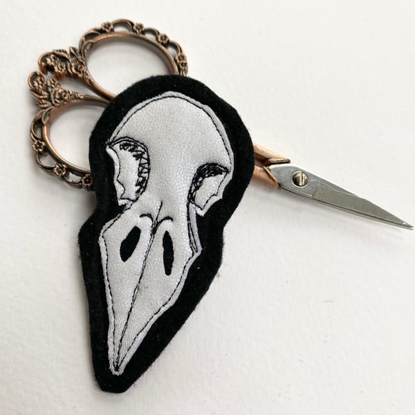 Raven Hand-Embroidered Brooch Pin Raven Hand-Embroidered Brooch Pin