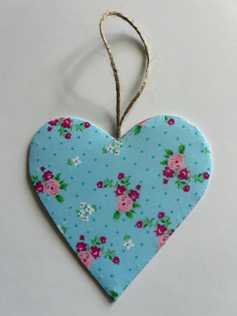 Floral Heart Wall Hanging: Handmade Decoration