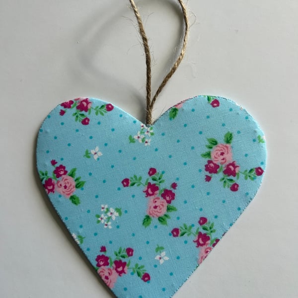 Floral Heart Wall Hanging: Handmade Decoration