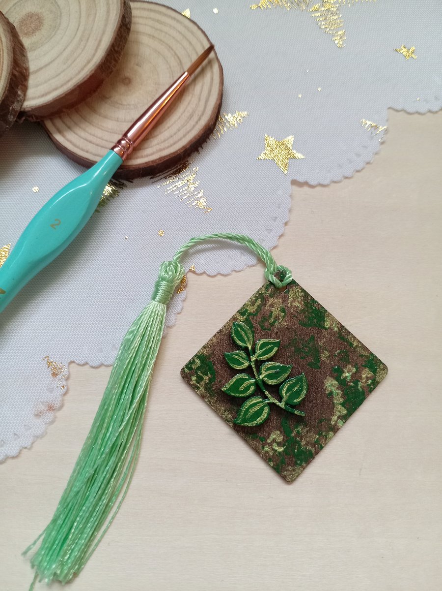 Wooden leaf bookmark