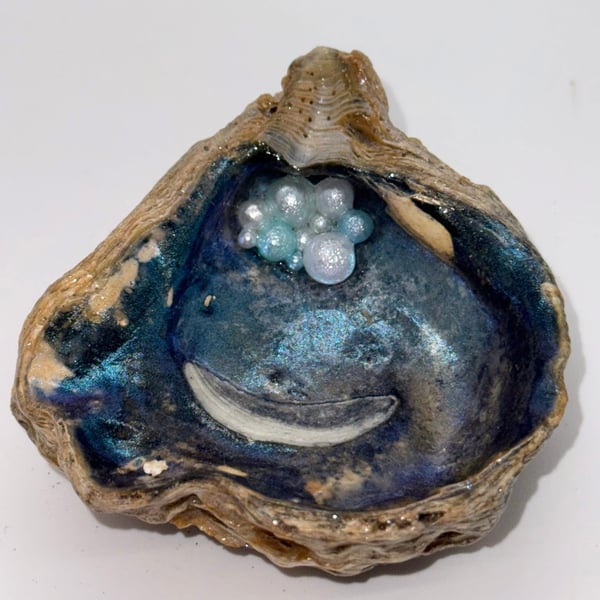 Oyster shell ring holder dish