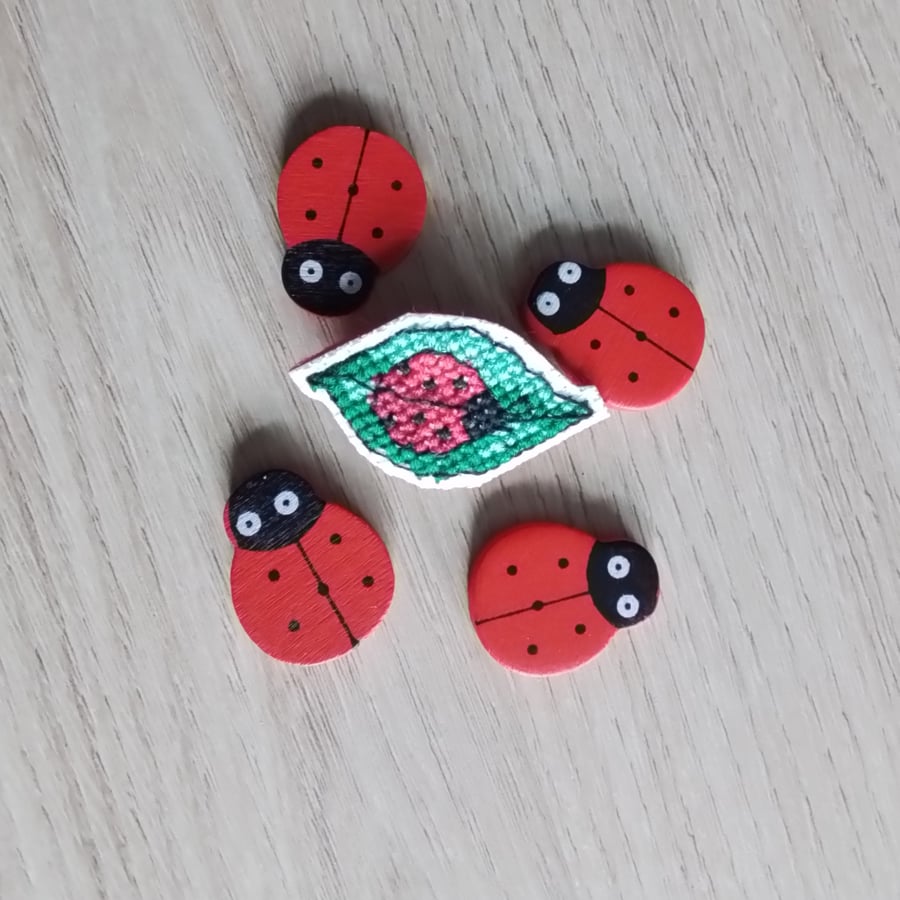 Ladybird on a Leaf, Pin Badge, Ladybird Gift, Ladybug Gift, Ladybird Brooch