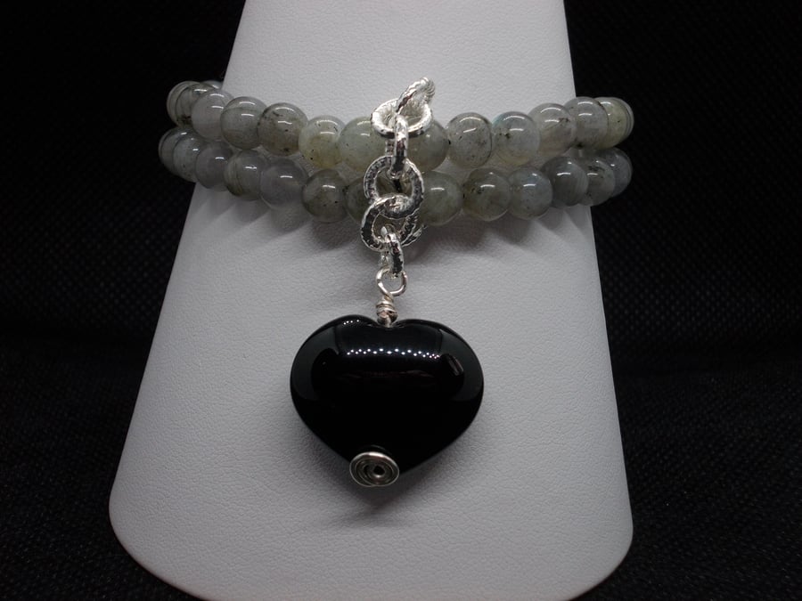 elasticated stacker bracelets with back agate charm