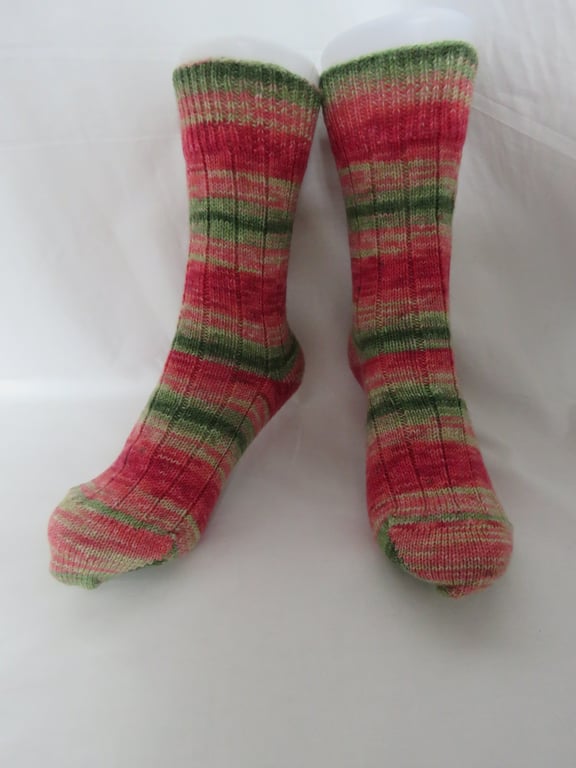 Hand-cranked Knitted Ribbed Wool Socks Size 6 to 7