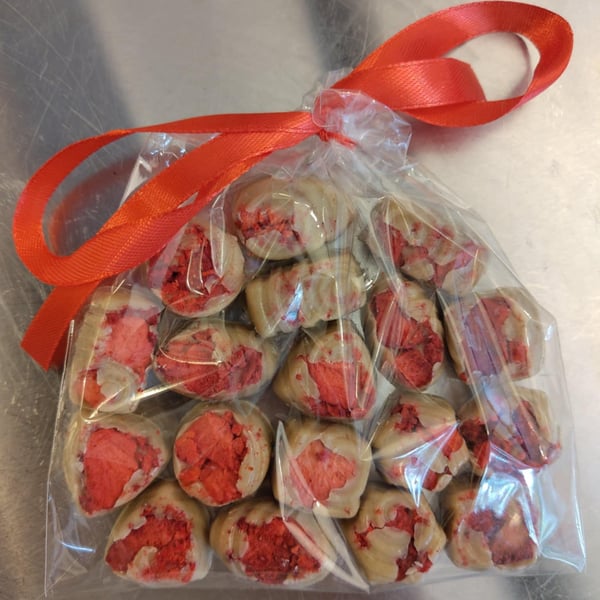 Strawberry blonde chocolates x 18! 100g! Vegan! Gluten Free! 