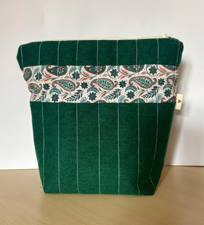 Paisley Print Quilted Zip Pouch in Pinstripe Forest Green