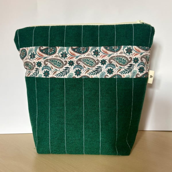 Paisley Print Quilted Zip Pouch in Pinstripe Forest Green