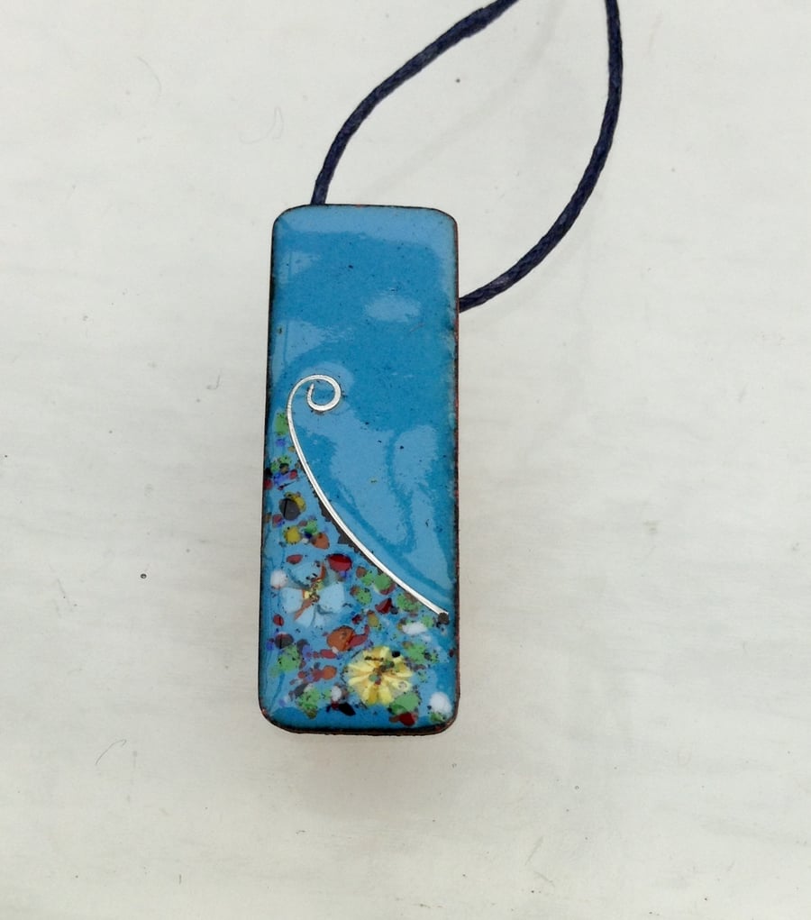  SLIM, TURQUOISE OBLONG FLORAL ENAMELLED PENDANT WITH STERLING SILVER DESIGN