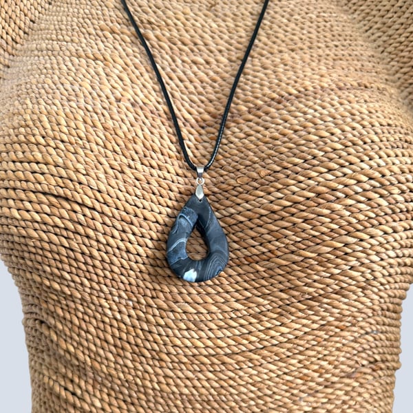 Black Marbled Glasses Holder Necklace Teardrop Opening Pendant